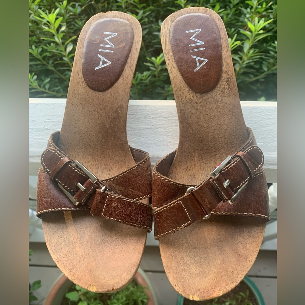 MIA Vintage Wood And Leather Sandals